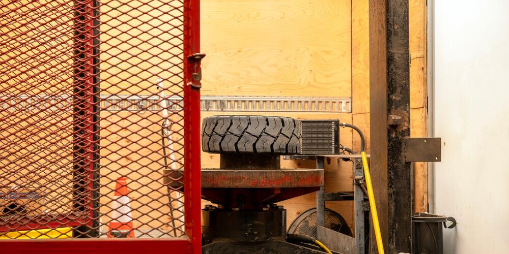 MH SOS Mobile Tire Press