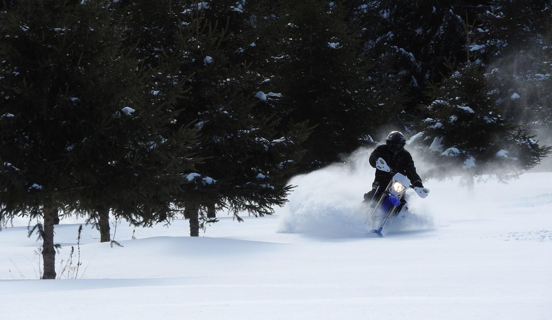 Dirtbike Track System Snow