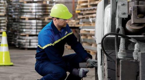 So Ss Thumbs Technician